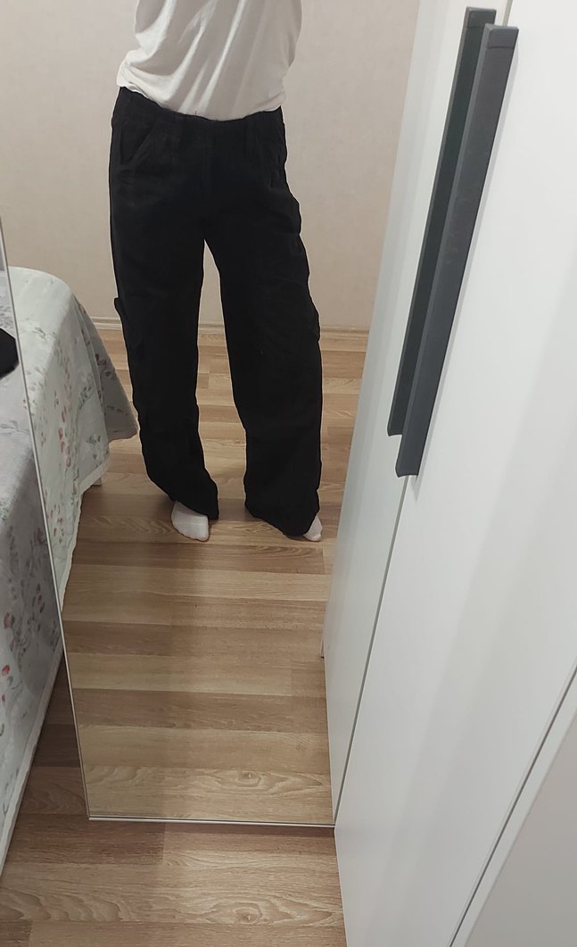 Siyah kargo pantolon - Görsel 2