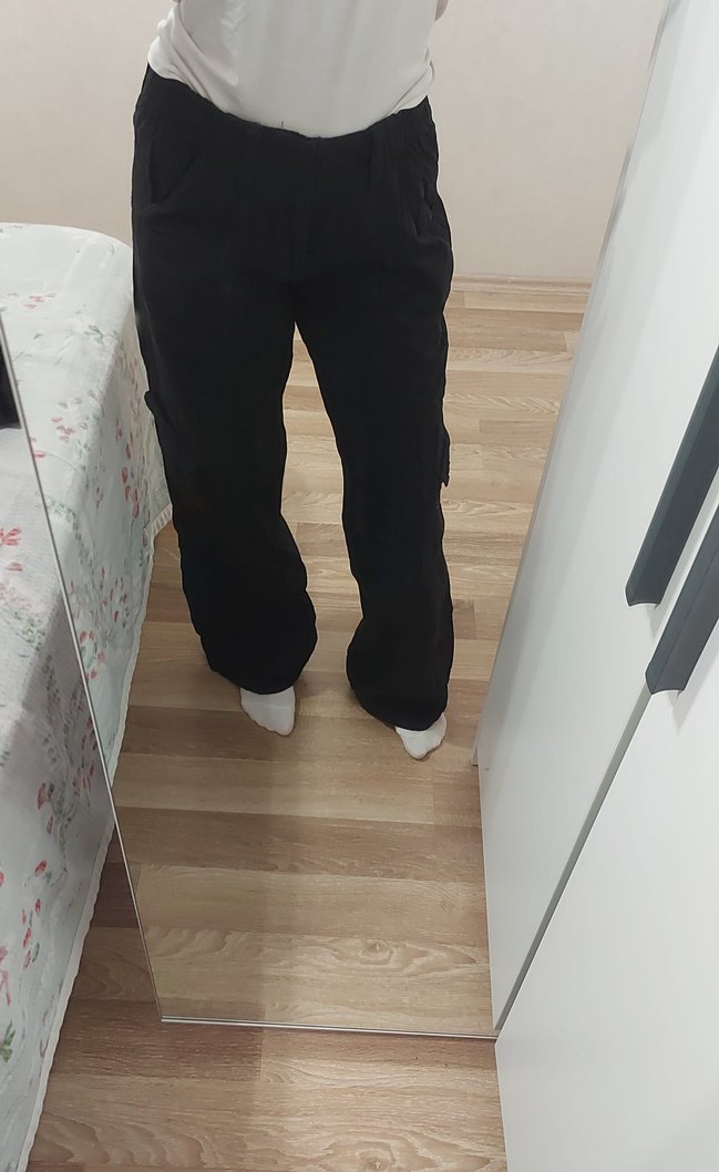 Siyah kargo pantolon - Görsel 3