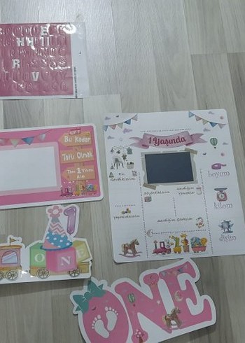 1 yaş duvar panosu. Pembe Pastel Renkli 1 Yaş Planlayıcı