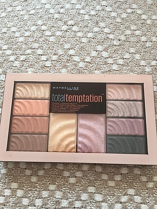 Maybelline far paleti