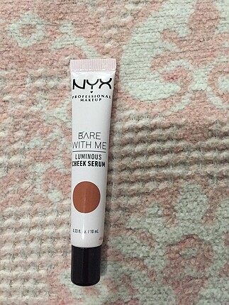 Nyx bare with me serum allık