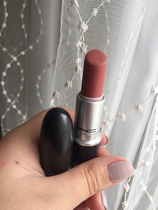 Mac down to an art mat ruj