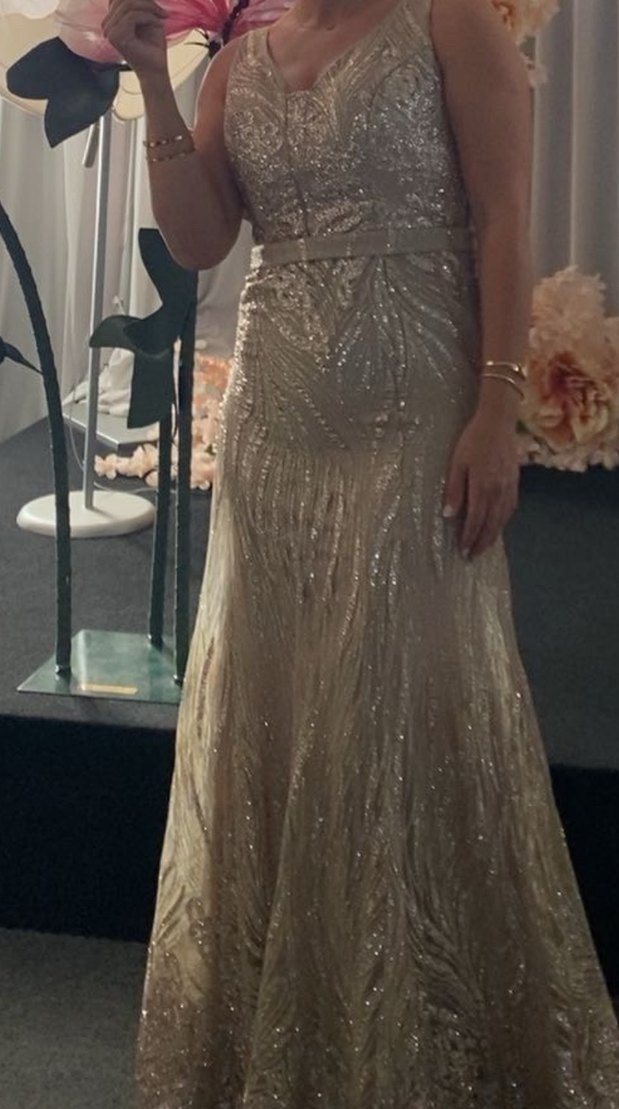 Bej Parlak Uzun Drapeli Nişan Elbisesi - Görsel 5