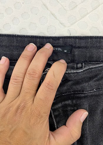 Trendyol & Milla Düğmeli Gri Mini Kot Şort