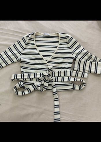 Çizgili V Yaka Triko Crop Top - Görsel 2