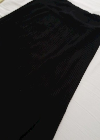 Siyah Piliseli Uzun Kadın Etek - Görsel 3