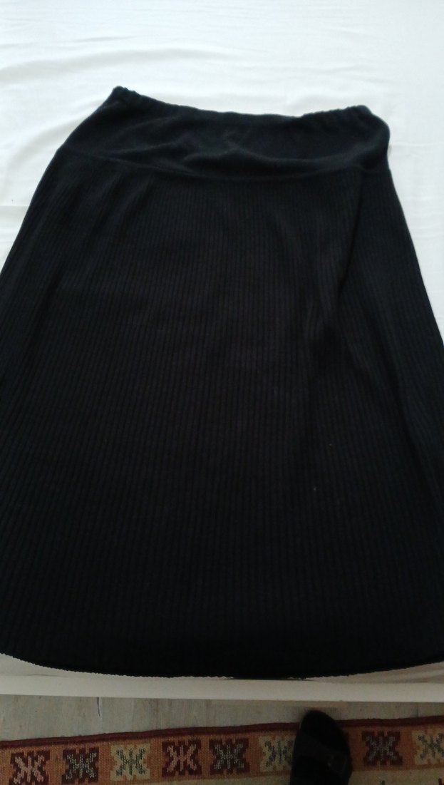 Siyah Piliseli Uzun Kadın Etek - Görsel 2