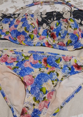Diğer Çiçek Desenli Dantel Detaylı Kadın Bikini