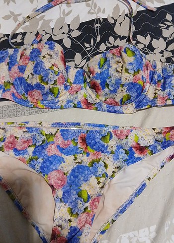 Çiçek Desenli Dantel Detaylı Kadın Bikini