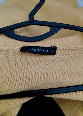 Sarı Düğmeli Kadın Midi Hırka - Görsel 2