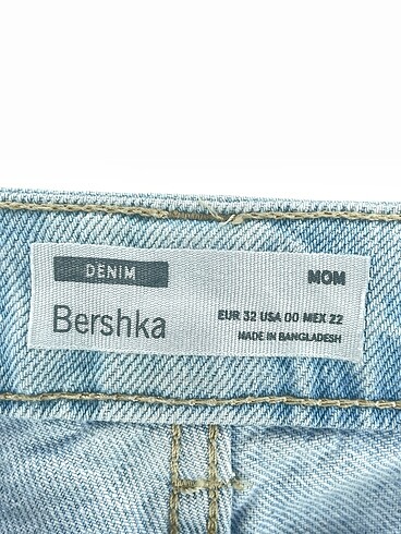 32 Beden mavi Renk Bershka Jean / Kot %70 İndirimli.