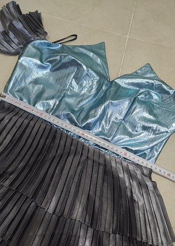 40 Beden Mavi Straplez Pilili Mini Elbise