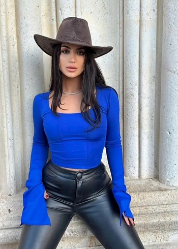 Mavi Sırtı Açık Bağlamalı bluz