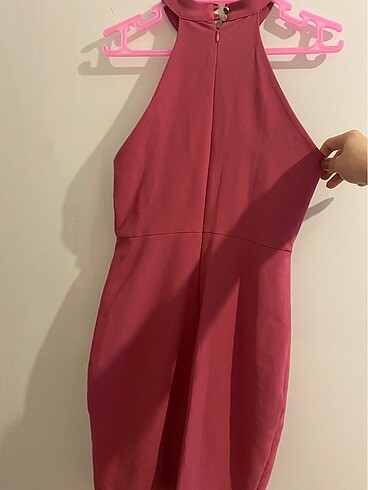 Trendyol & Milla Pembe renkli kısa halter yaka elbise
