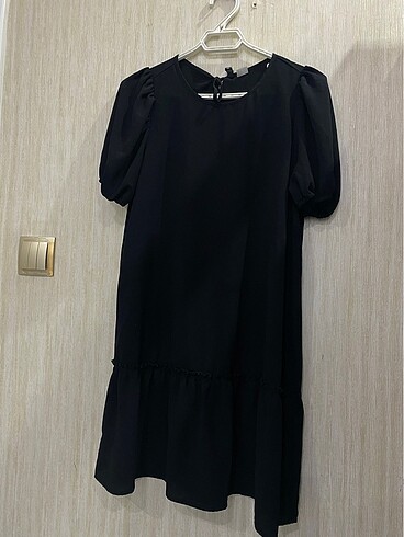 xs Beden siyah Renk H&M yazlık elbise