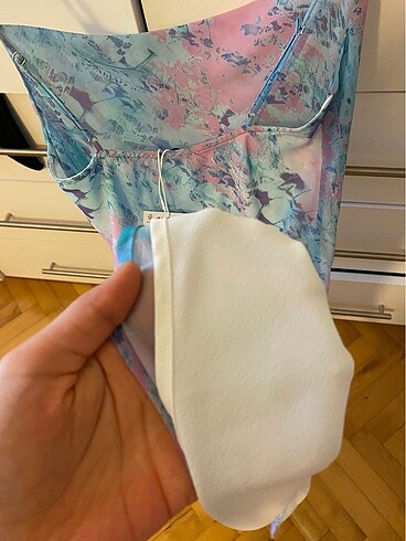 xs Beden BERSHKA ETİKETLİ ELBİSE