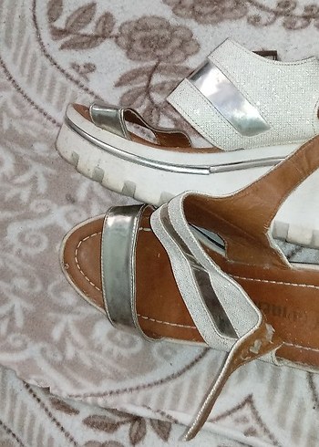 Beyaz Yılan Desenli Dolgu Topuklu Kadın Sandalet - Görsel 6