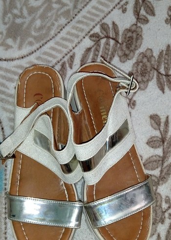 Beyaz Yılan Desenli Dolgu Topuklu Kadın Sandalet - Görsel 5