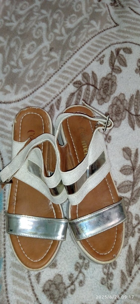 Beyaz Yılan Desenli Dolgu Topuklu Kadın Sandalet - Görsel 5