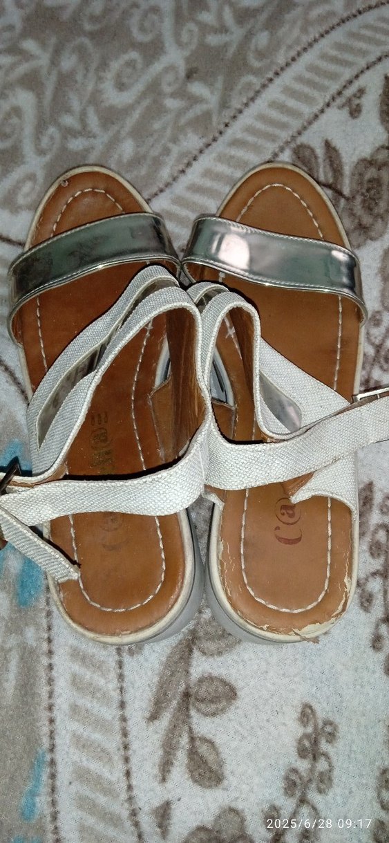 Beyaz Yılan Desenli Dolgu Topuklu Kadın Sandalet - Görsel 2