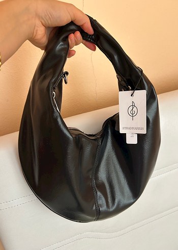 Stradivarius Kadın Siyah Deri Tokalı Günlük Çanta