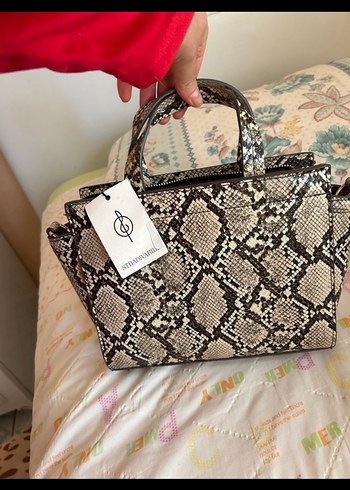 Stradivarius Zincir Detaylı Kahverengi Yılan Derisi Desenli Çanta