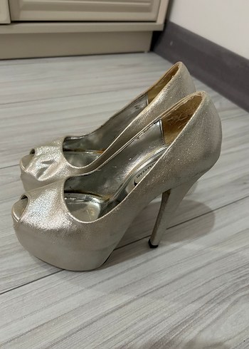 36 Beden altın Renk Altın Renkli Yılan Desenli Stiletto Topuklu Ayakkabı