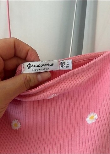 Stradivarius Nakışlı Pembe Askısız Crop Top