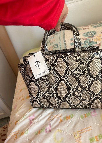Stradivarius Zincir Detaylı Kahverengi Yılan Derisi Desenli Deri Çanta