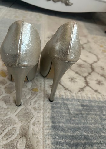 Bambi Gri Metalik Platform Topuklu Kadın Abiye Ayakkabı