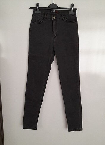 10 Yaş Beden siyah Renk 10.yaş likralı kot pantolon 