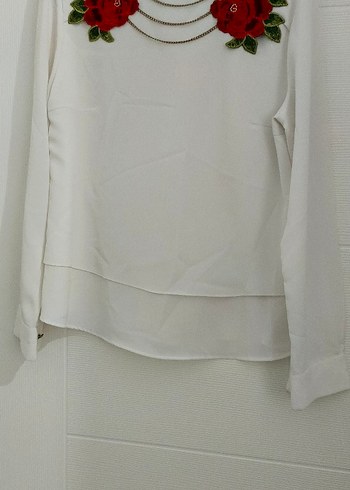 Nakışlı Beyaz Kadın Bluz - Görsel 2