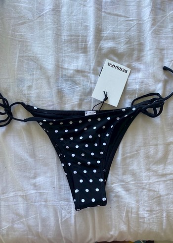 Siyah Puantiyeli İpli Kadın bershka Bikini Altı