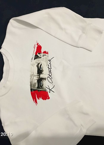 LC Waikiki Kirmizi Detayli Beyaz Bisiklet Yaka Sweatshirt