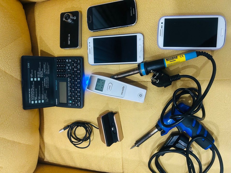 Koyu Mavi Havya ve Elektronik Aksesuarlar - Görsel 3