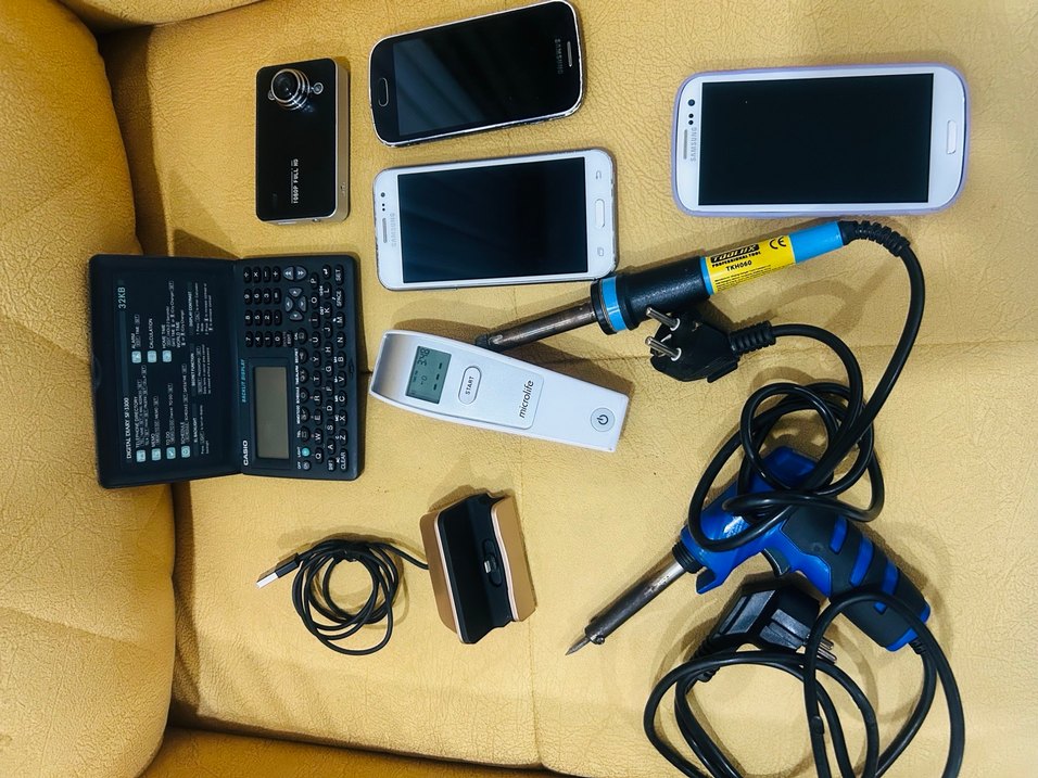 Koyu Mavi Havya ve Elektronik Aksesuarlar - Görsel 2