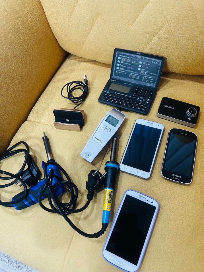 Koyu Mavi Havya ve Elektronik Aksesuarlar - Görsel 4