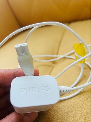PHİLİPS TRAŞ MAKİNASI ŞARJ CİHAZI