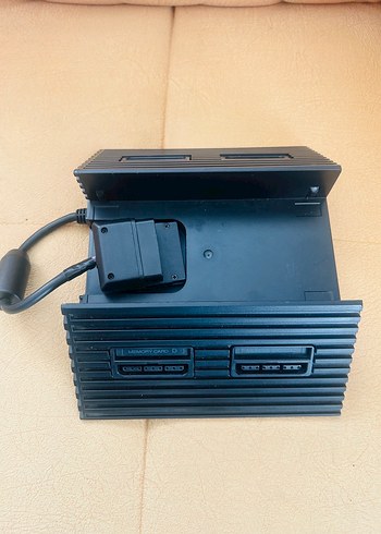 PlayStation Bellek Kartı Yuvası