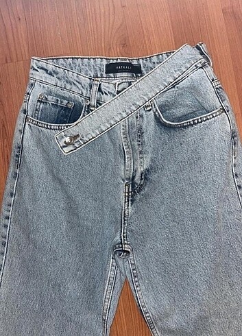 Zara model jean