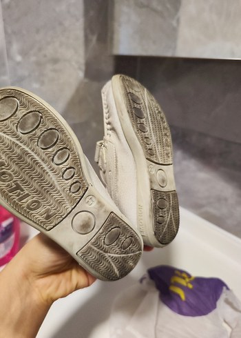 Gri Tokalı Beyaz Erkek Çocuk Ayakkabısı - Görsel 4