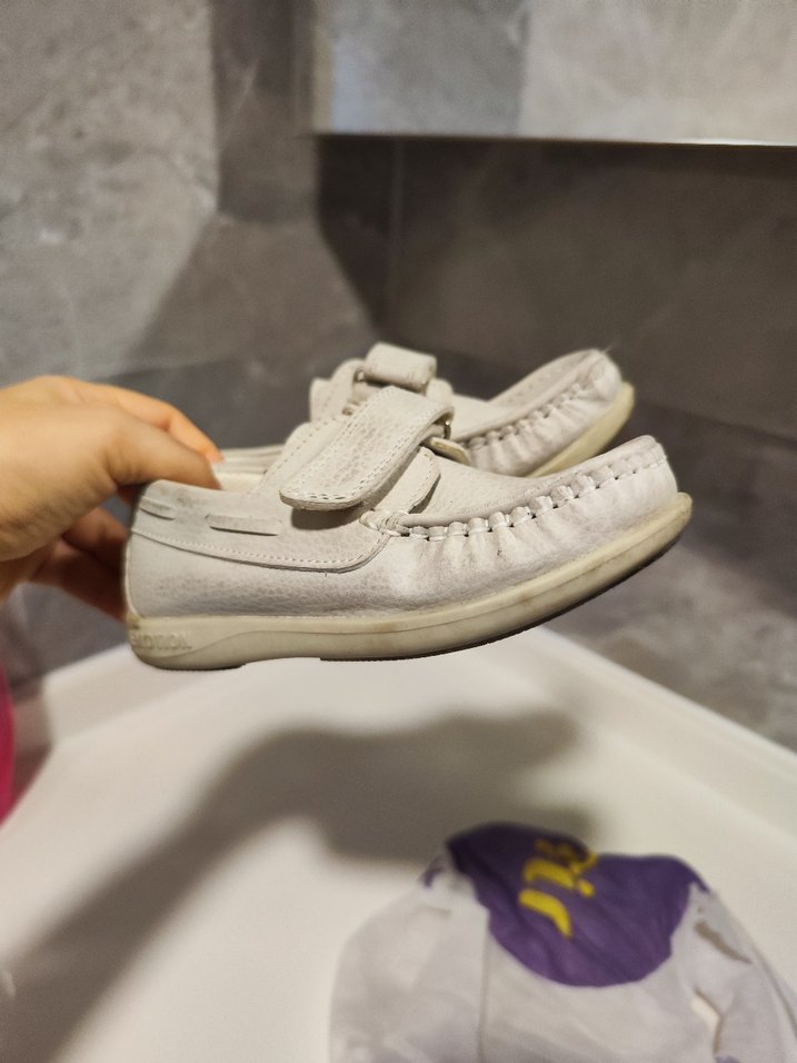 Gri Tokalı Beyaz Erkek Çocuk Ayakkabısı - Görsel 3