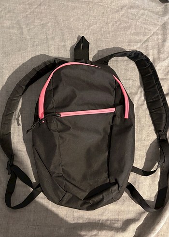 Fermuarlı Pembe Siyah Kadın Sırt Çantası