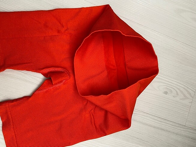 Stradivarius Dikişsiz mini şort