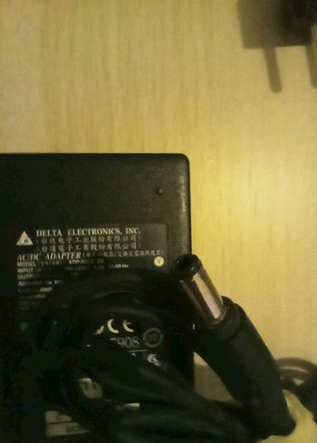 Beden laptop adaptörü 19 v