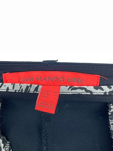 36 Beden siyah Renk Mango Kumaş Pantolon %70 İndirimli.
