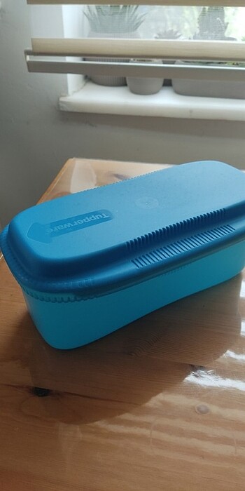 Tupperware suzgecli kap