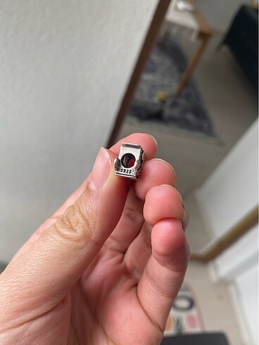 Beden Pandora charm D harf