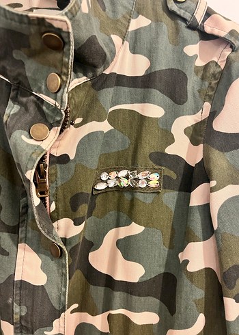 Düğmeli Kamuflaj Kadın Ceket - Görsel 2