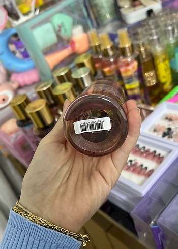  Beden Victoria's Secret Velvet Petals Kadın Parfüm Spreyi